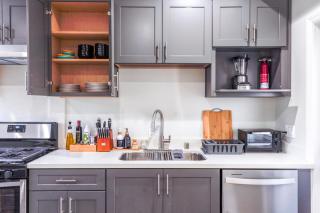 Disney Modern Luxe 3BR Family Friendly Unit - Sleeps 12 w King Bed, Game Room Arcade - EV Friendly - Midway City - 2