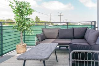 Modern Luxe 3BR Family Friendly Unit w King Bed, Game Room Arcade - Close to Disney & Beach - EV Friendly - Midway City - 7