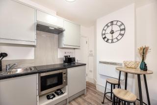 Cozy Ground-Floor Studio, Excellent City Access - 1