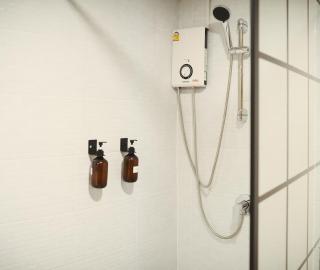 Private Full-Floor Spacious 5BR in China Town - 5