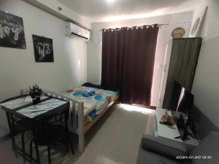 Nate & Athalia's Cityscape Condotel - Lapu Lapu City - 2