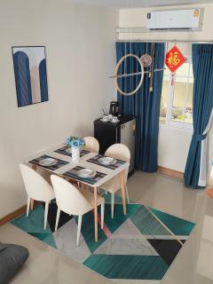 Golden Town 金色小镇 - 7