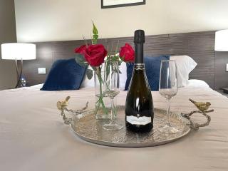 Stunning Waterfront Suite, Antigua English Harbour - English Harbour - 1