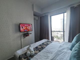 warm makati - Manila - 1
