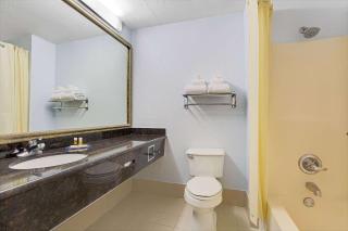Days Inn by Wyndham Dallas Garland West - Garland - 2