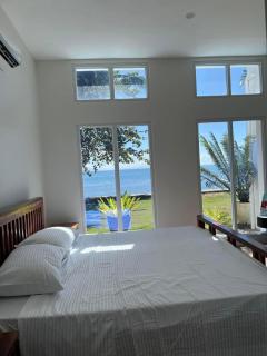 Sand Castle Villa - Classic Beachfont Luxury - - 3