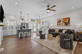 Contemporary Home, Close to Downtown and NCCU - Durham - 1