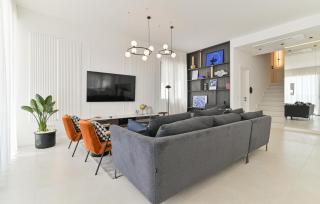 Nice Home In Okrug Gornji - 2