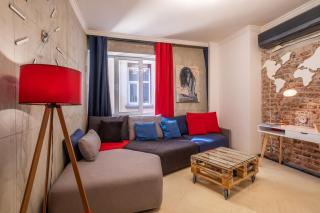 Modern , spacious 2BR apartment in top center - 9