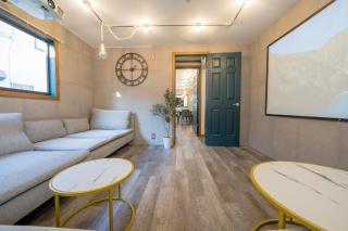 2 shower rooms #Shinjuku 5 min walk from station ,projector - 1