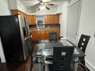NYC Gateway: Cozy Home with Easy Access - 1