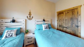 Luxury Lake Resort Lodge - Branson - 4