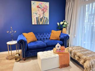 Canary Wharf, Sleeps 4, Fast WiFi, Gym, Prime Location - 0