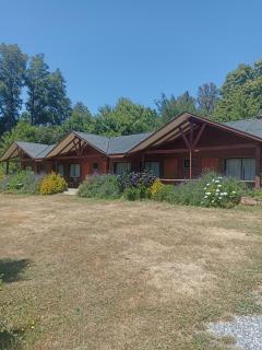 Del Bosque Pucón - Hostería con Cocina - Comedor & Piscina - 0