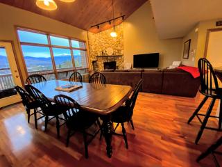 V3 Gorgeous SKI-IN Mountain View Townhouse with great views in Bretton Woods Fast wifi - 2