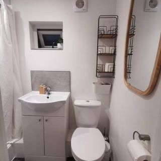 Luxury cabin with hot-tub - Cheltenham - 4