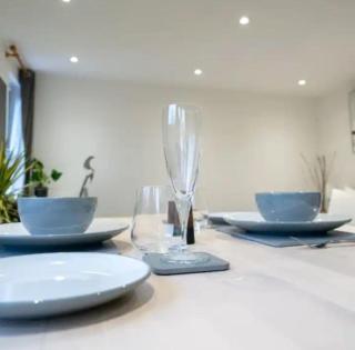 Luxury cabin with hot-tub - Cheltenham - 2
