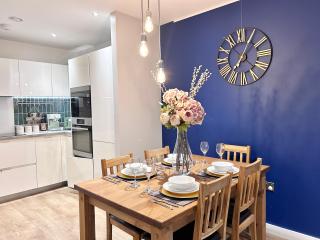Canary Wharf, Sleeps 4, Fast WiFi, Gym, Prime Location - 5