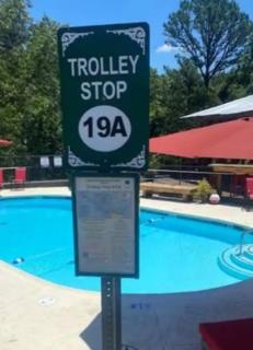 Stonegate Lodge 2mi to Historic DTWN Pool WiFi 2 Queen Beds Room #210 - Eureka Springs - 5