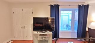 Toronto Spacious Cozy Mainfloor Room - 7