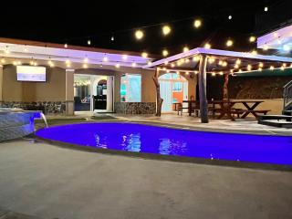 Los Amigos Luxury Villa - 0