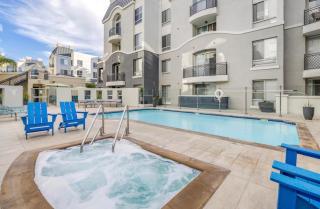 The Hideaway, Pool, Jacuzzi, and Gym - Los Angeles - 5