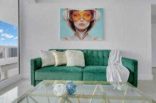 Shades of Miami Sky Penthouse! Newly Renovated - 1