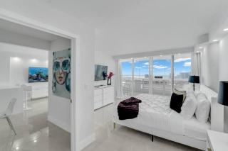 Shades of Miami Sky Penthouse! Newly Renovated - 6