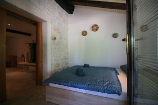 Apartment in stone Villa for two with a shared pool - 8