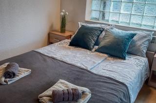 Apartment in stone Villa for two with a shared pool - 4