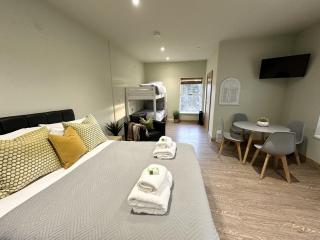 Entire Venue with Accommodation Sleeps up to 19 - Waterfall Country Escape Wales - Coelbren - 9