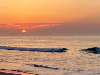 Ocean Sunrise Condo ~ 2B/2B - 4