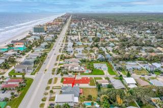 Large House, Ping-Pong, Pool Table, Dog Friendly, Steps to Beach & Private Yard! - 7