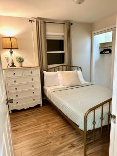 Charming and Convenient 2br 1ba apt - fully furnished and equipped - fast Internet - Forest Park - 8