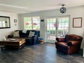 Spacious Lakefront - Remodeled, Views & All Amenities Included - Skaneateles - 8