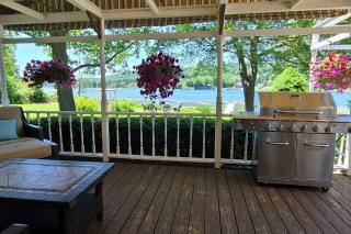 Spacious Lakefront - Remodeled, Views & All Amenities Included - Skaneateles - 7