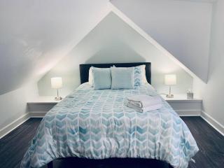 Spacious Lakefront - Remodeled, Views & All Amenities Included - Skaneateles - 1