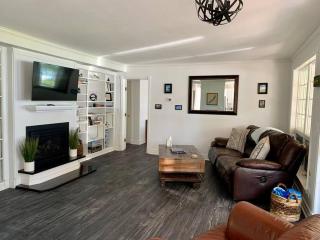 Spacious Lakefront - Remodeled, Views & All Amenities Included - Skaneateles - 4