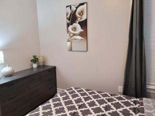 Brand new house in downtown with parking - 8