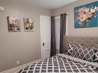 Brand new house in downtown with parking - 4