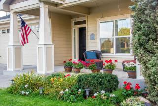 Family Fun! Gorgeous North Idaho Home w/Tesla Charge : Prairie Inn - Post Falls - 8