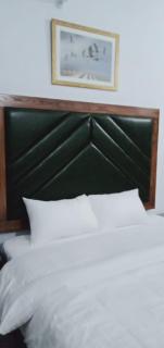 Homewood Suites Family Guest House & Apartments - Lahore - 8