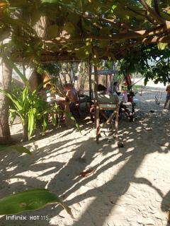 Akoya Beach Park and Cottages - Locaroc - 4