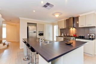 Large family getaway - 9