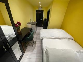 Private Family and Business Rooms Harrow Fast WiFi - 6