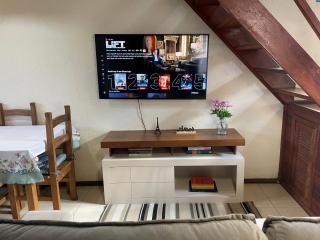 Sobrado com piscina no Santinho - 8