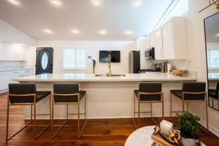 Luxury Disneyland Home: Family & Exec Friendly - Anaheim - 2