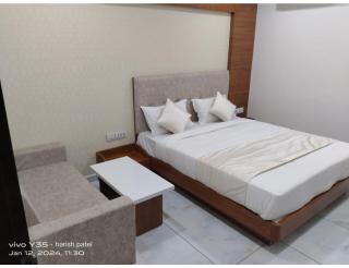 Hotel Metro, Vadodara - Vadodara - 1