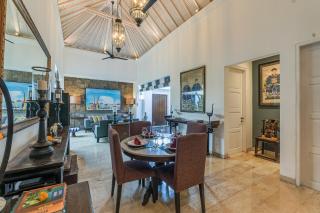 Mosan House - unique art-filled gem in perfect location a short walk from the beach or Seminyak Square including AC office for remote working - Seminyak - 4