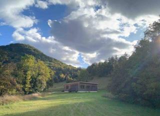 Serene Wilderness Getaway for 15 next to a historic castle - - 0